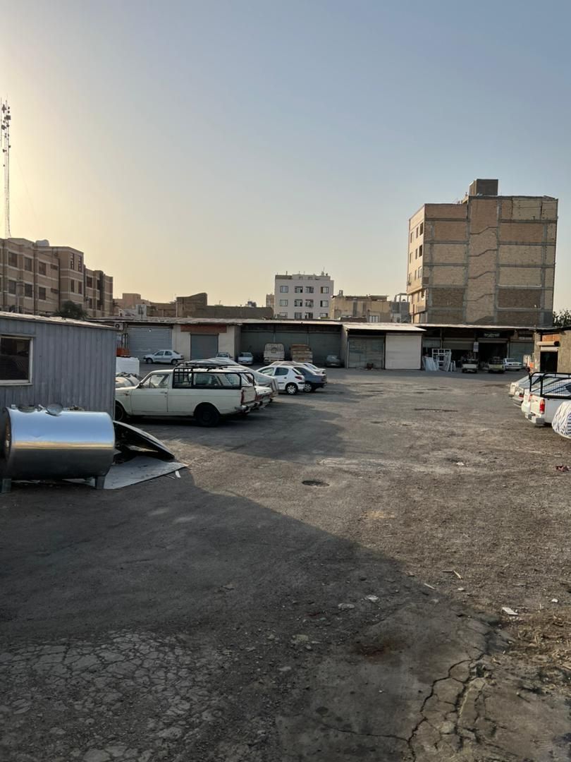 فروش ۵۴۰۰ متری تجاری مناسب پاساژ سه طرف خیابان