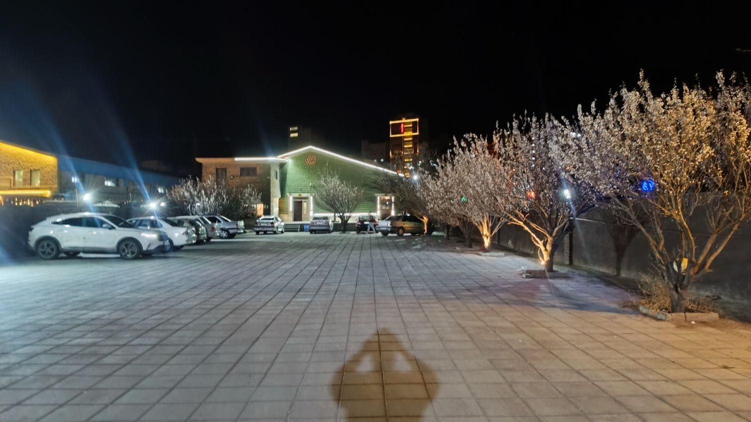 فروش کافه رستوران ۲۰۰۰هزار متری در اردبیل