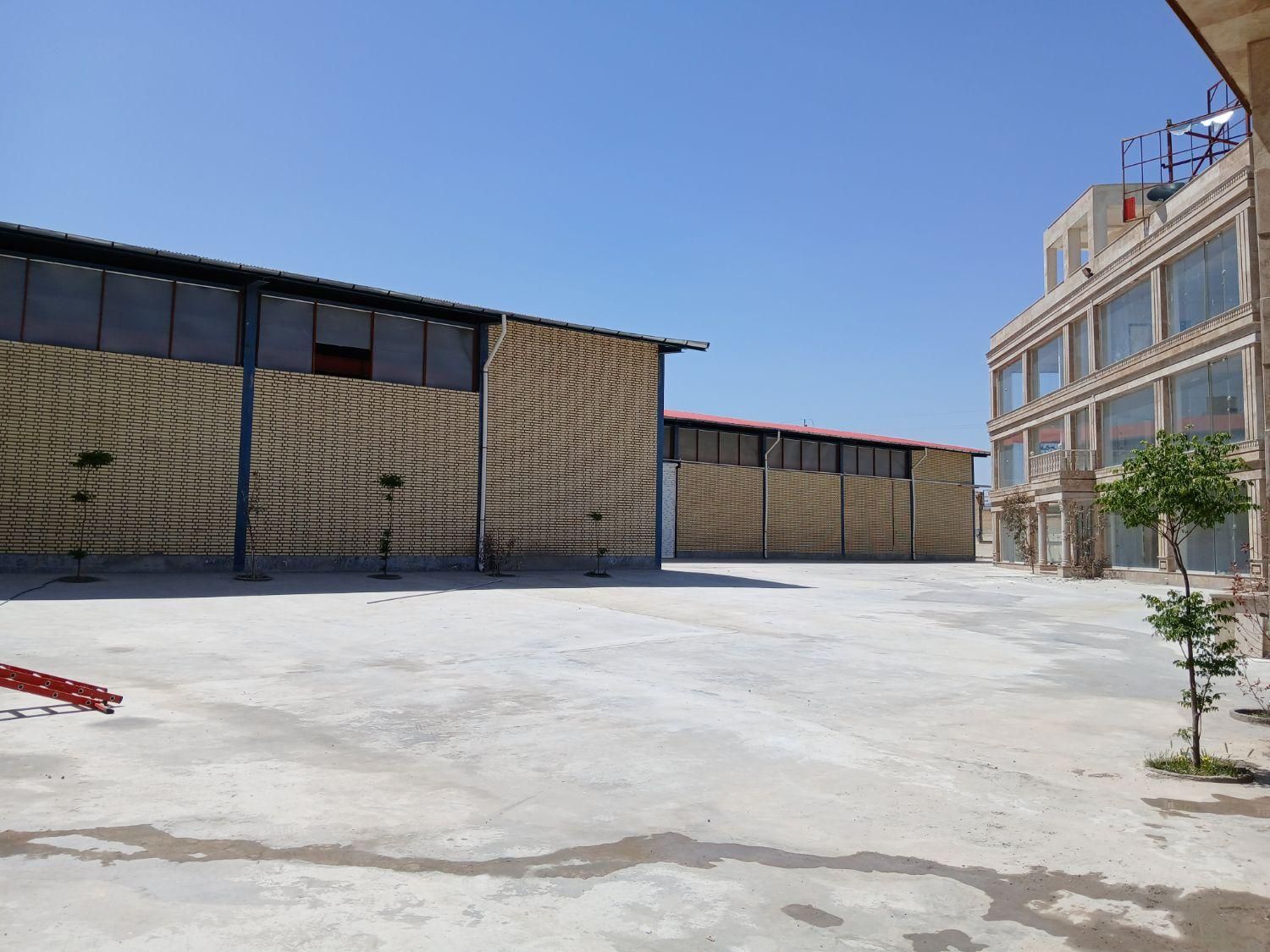 کارخانه ۴۰۰۰ متر