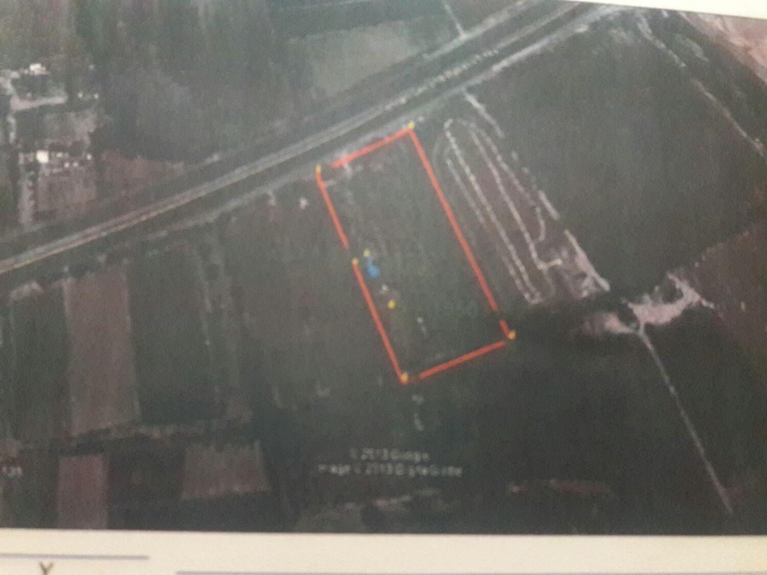 ده هزار زمین بر اتوبان اصلی