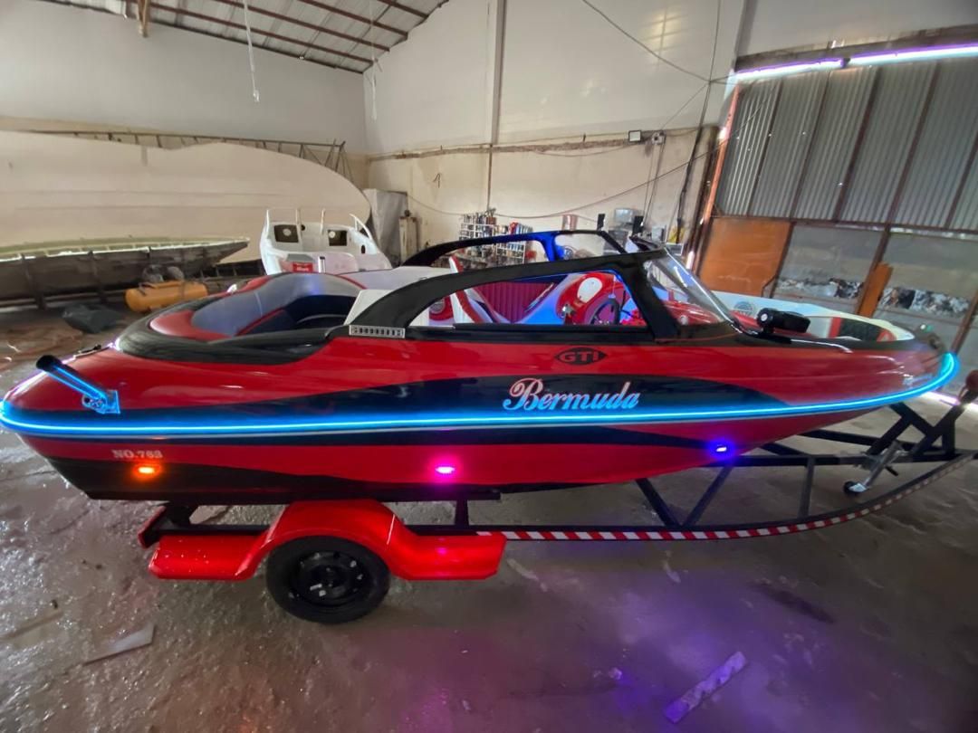 فروش یا تهاتر قایق ۱۹ فوت تفریحی