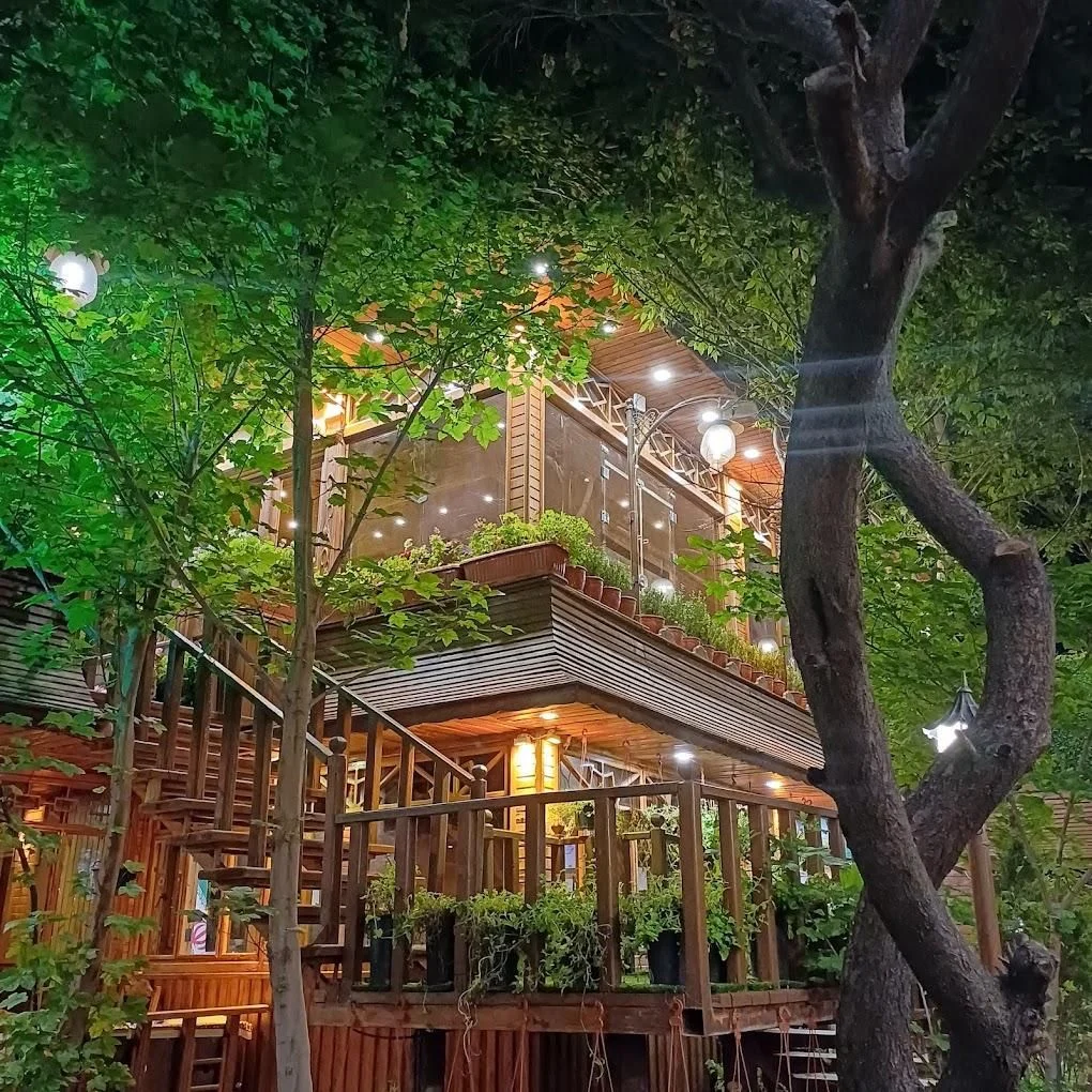 ۱۰۰۰ متر باغ تجاری جهت کافه رستوران برخیابان اصلی