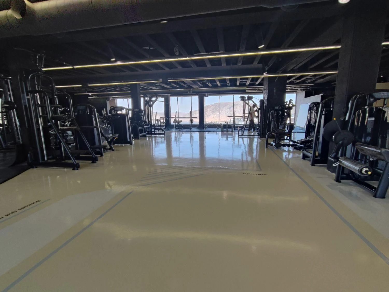 فروش مجموعه تجاری ، اداری ، ورزشی