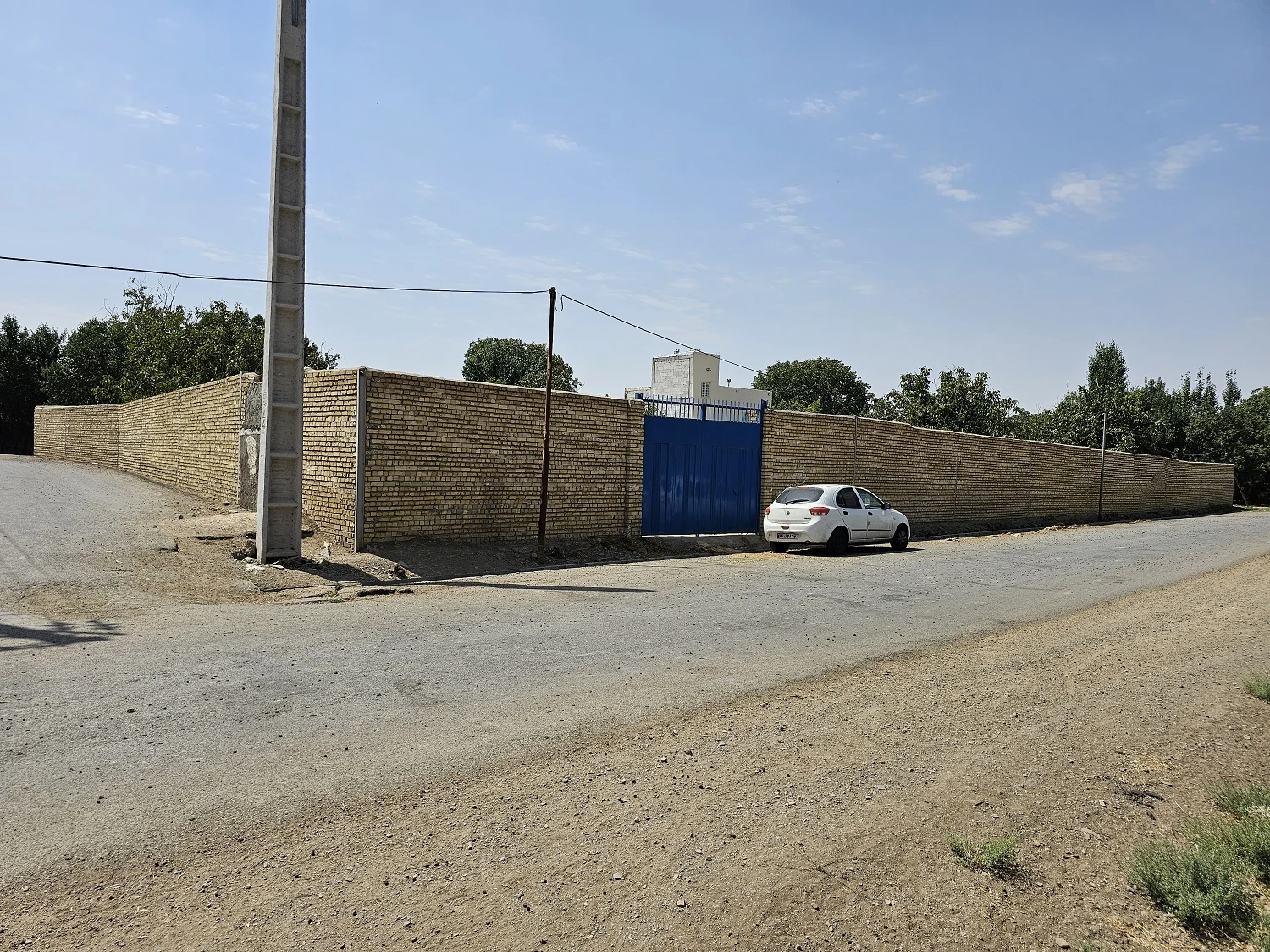 ۱۳۵۰ متر زمین مسکونی چهار دیواری در روستای کسب