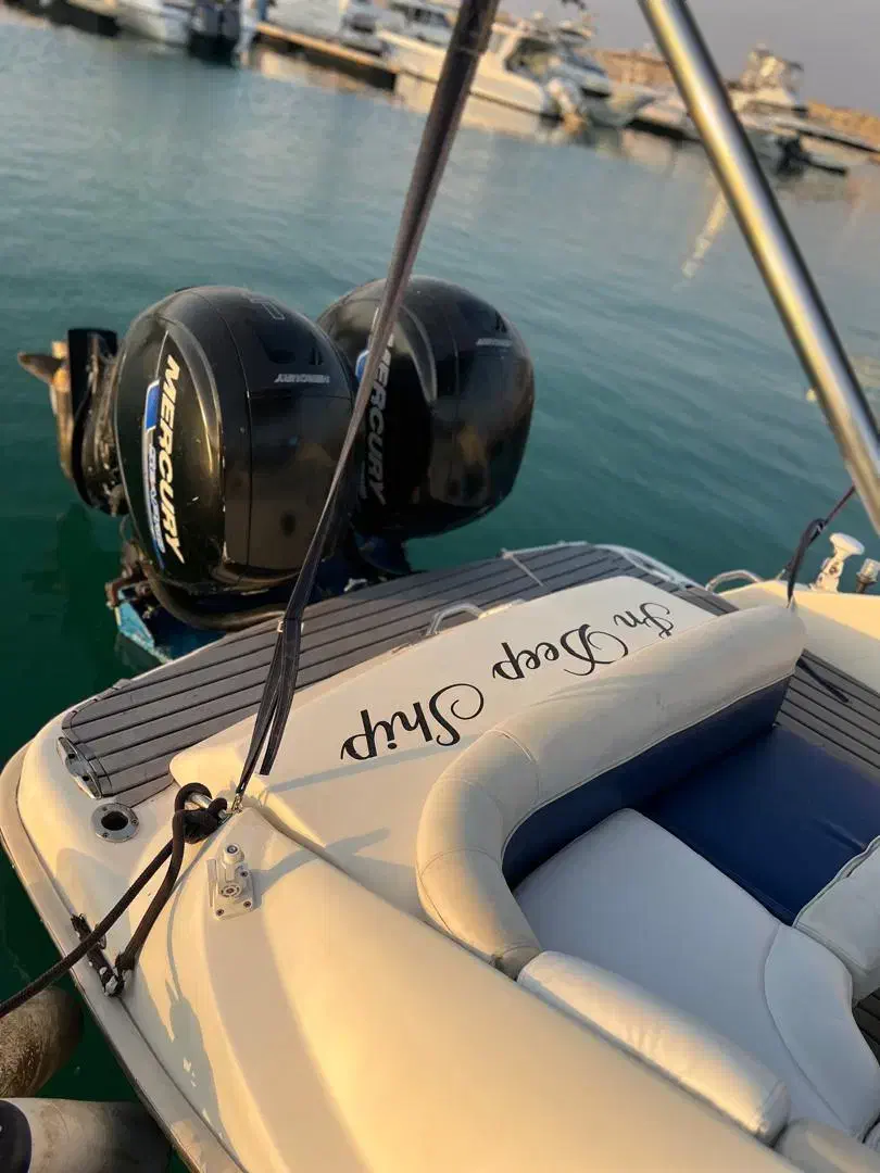 شناور آمریکایی (یات) ۲۸ فوت