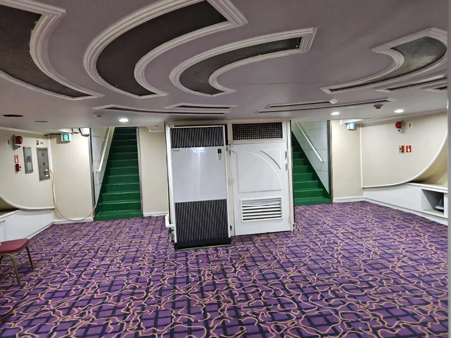 فروش کشتی تفریحی رستوران