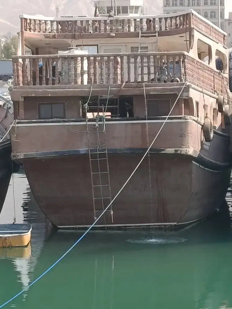 فروش یک دستگاه لنج باری