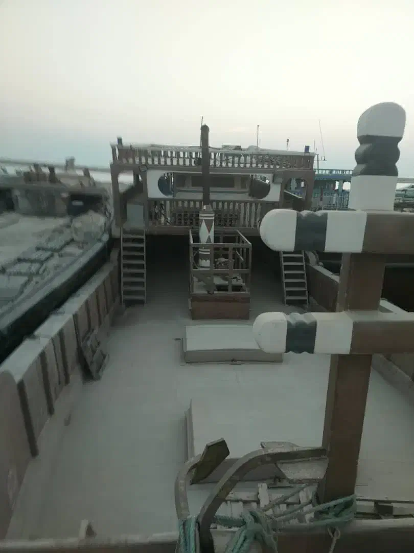 فروش یک دستگاه لنج باری