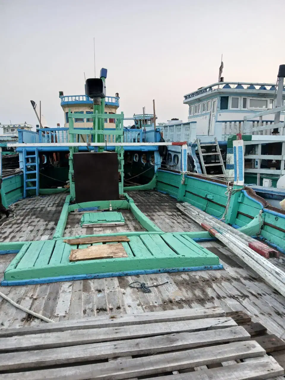 لنج باری چوبی