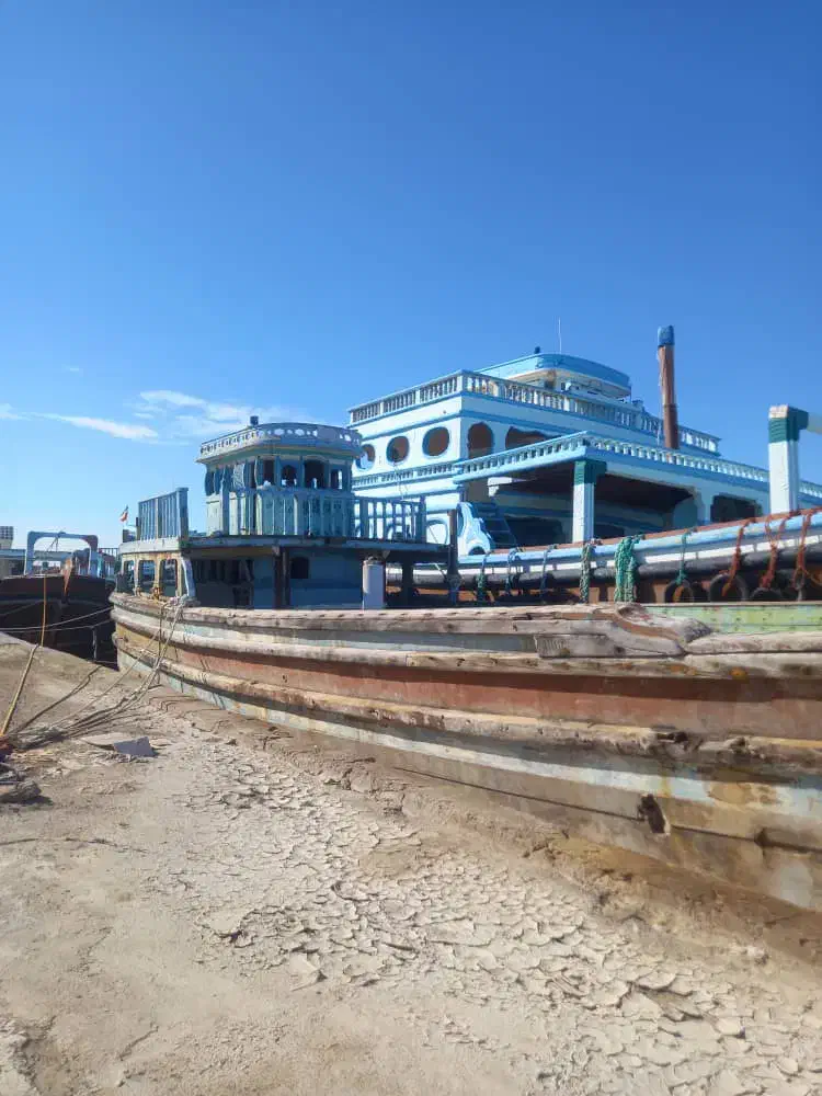 لنج فیبرگلاس موتور ۵۵۰ یانمار KY فاقد مدارک