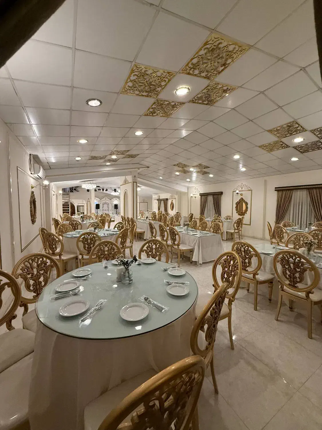 کرشت باغ تالار فروش